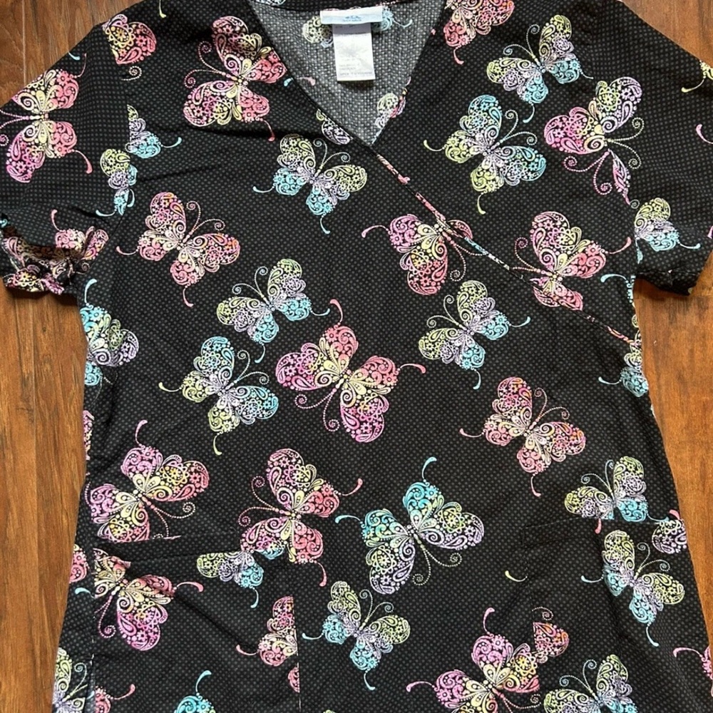 SB Scrubs Women’s Size M Scrub Top Black With Butterflies Has Pockets Tie Back